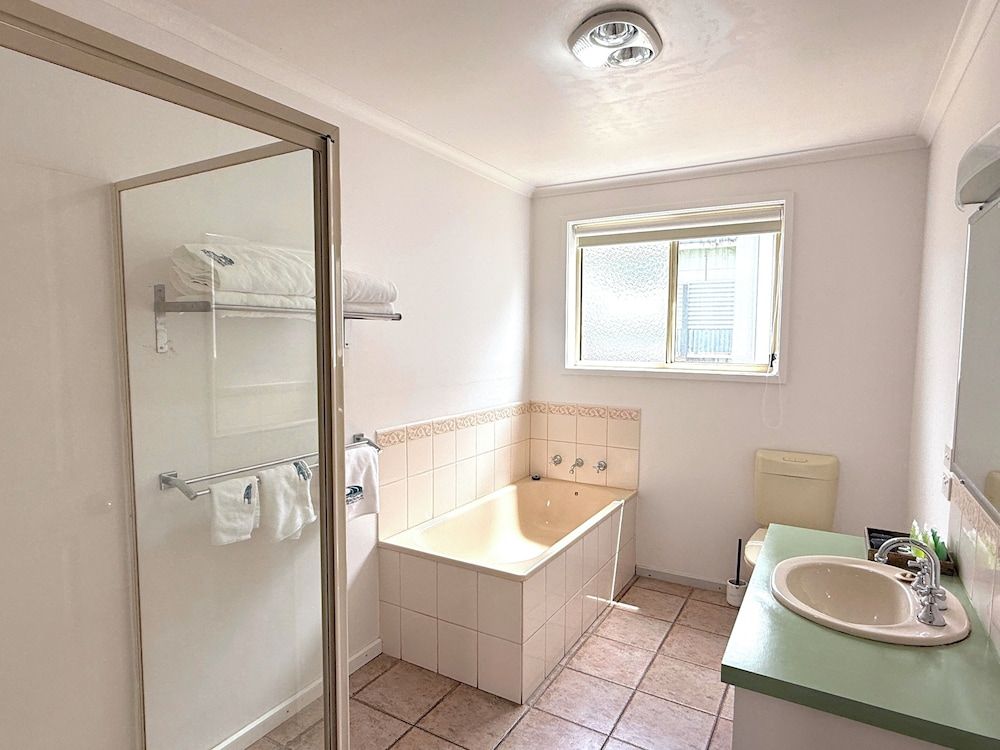 Beachcomber Motel and Apartments Apollo Bay Standard Family Apartment 7