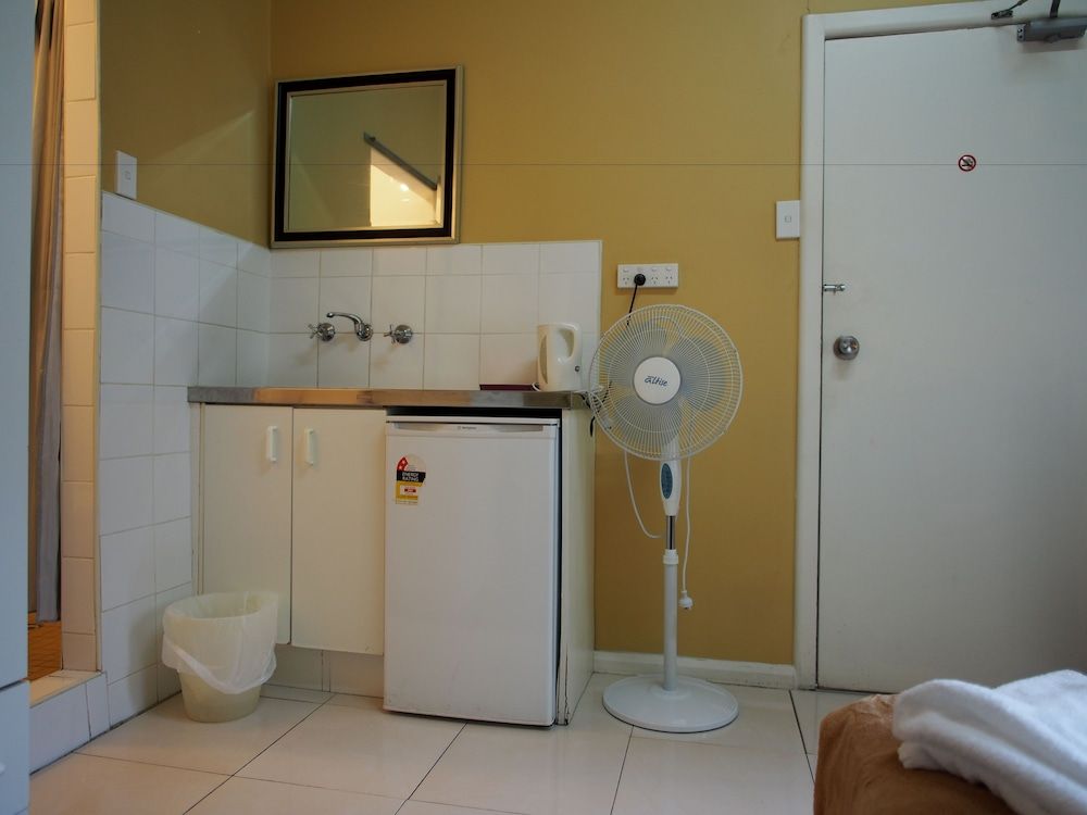 Central Private Hotel Standard Double Ensuite Room 3