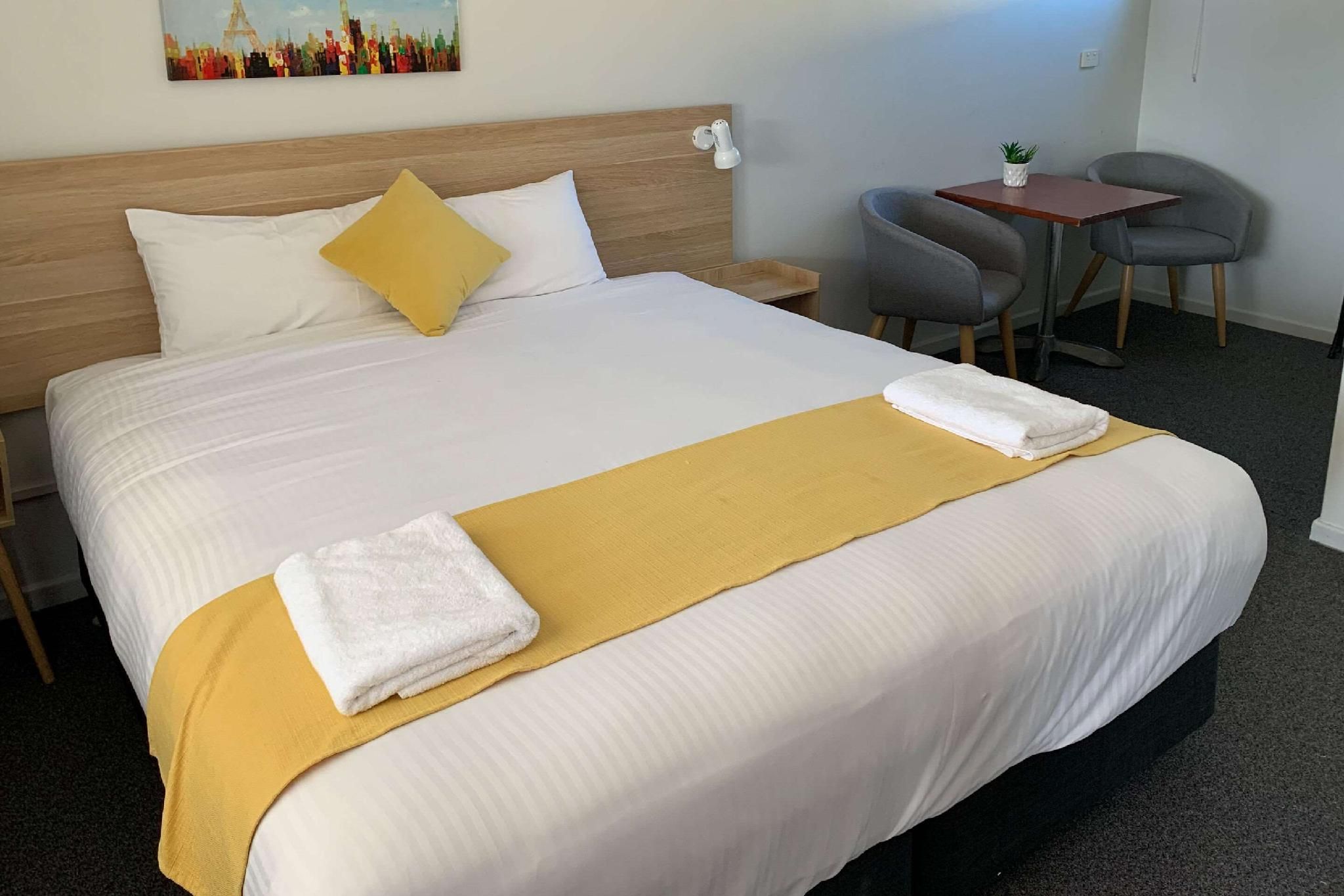 1 King Bed, Nonsmoking, Upgrade