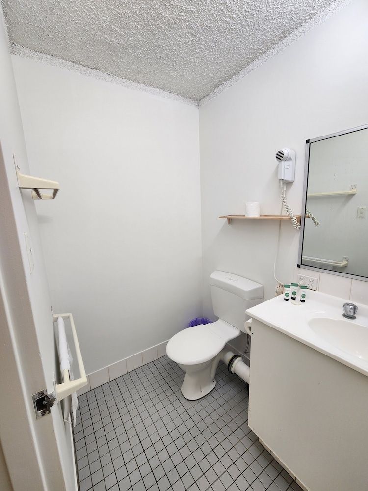 Perth City Apartment Hotel One Bedroom Apartment Twin Bed 7