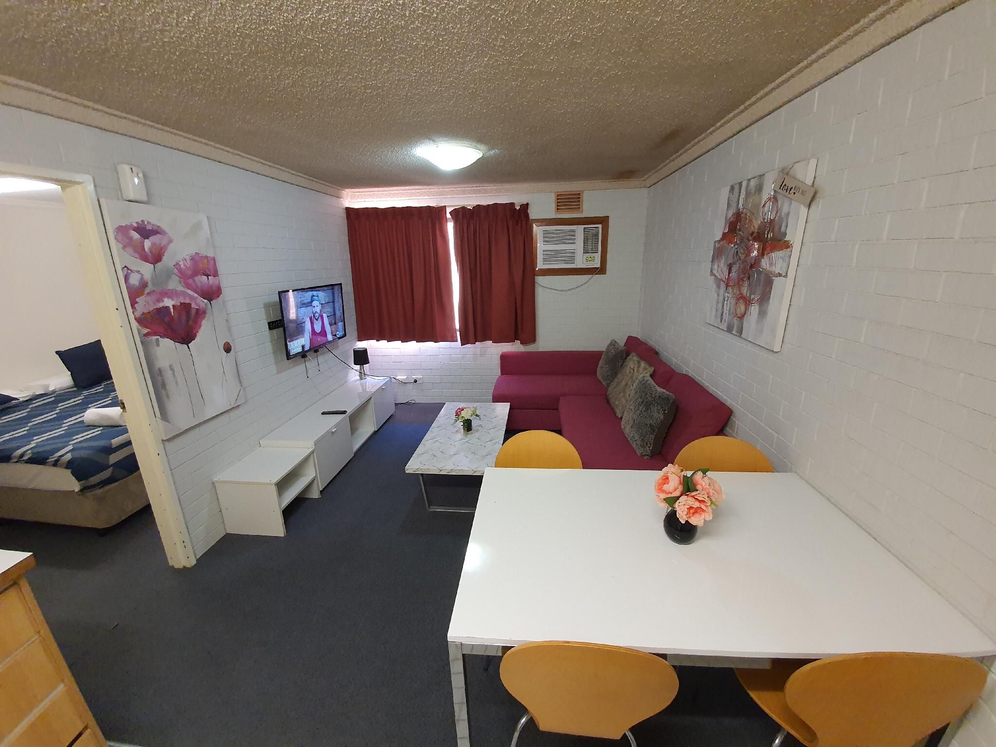 One Bedroom Twin