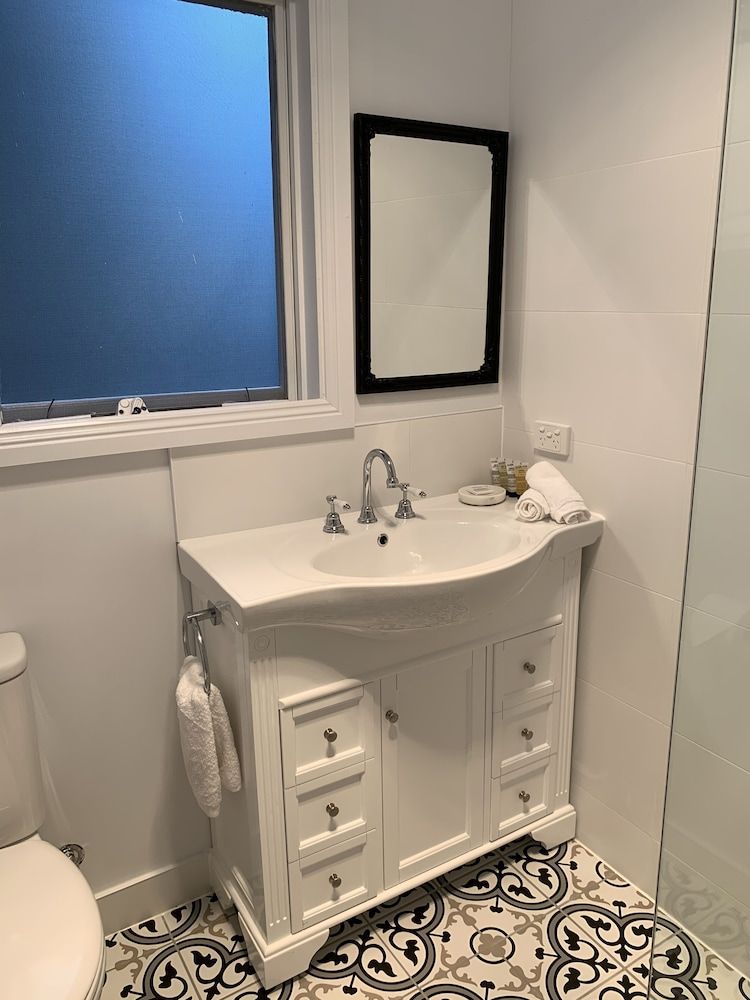 Genesta House B&B Lilly Pilly Room 8