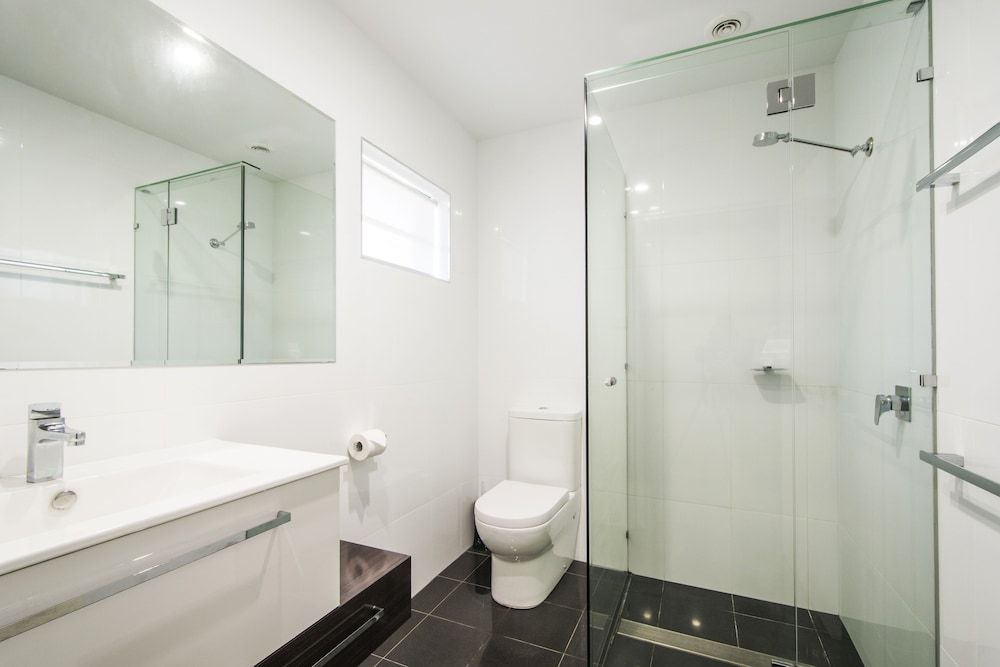 The Abbey Motor Inn Deluxe Twin Room 2