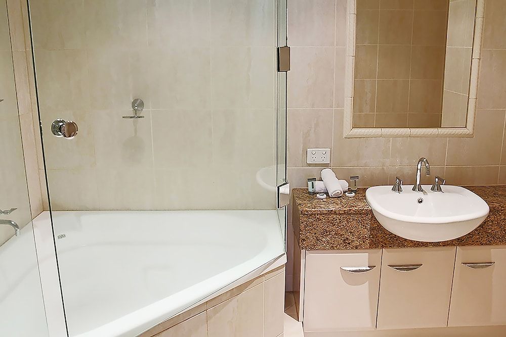 Cairns Aquarius Premium Apartment, 2 Bedrooms, Non Smoking, Kitchen 17