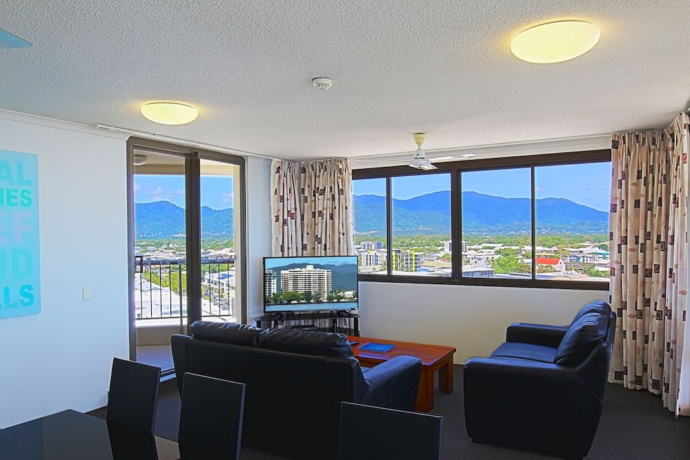 Cairns Aquarius Standard Apartment, 2 Bedrooms, Non Smoking, Kitchen 10