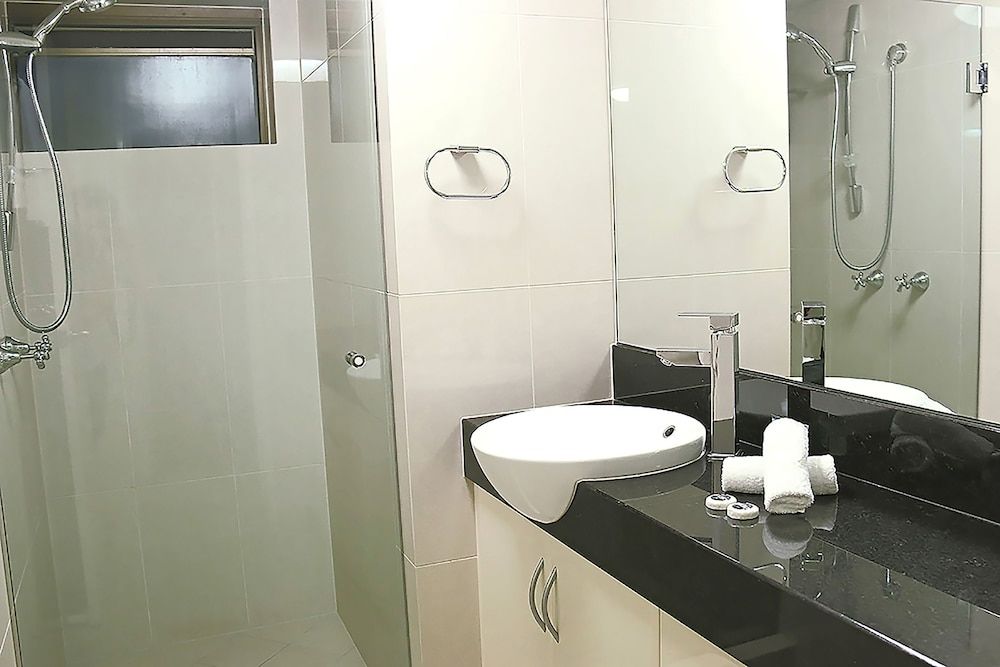 Cairns Aquarius Premium Apartment, 2 Bedrooms, Non Smoking, Kitchen 16