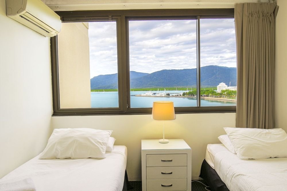 Cairns Aquarius Standard Apartment, 2 Bedrooms, Non Smoking, Kitchen 12