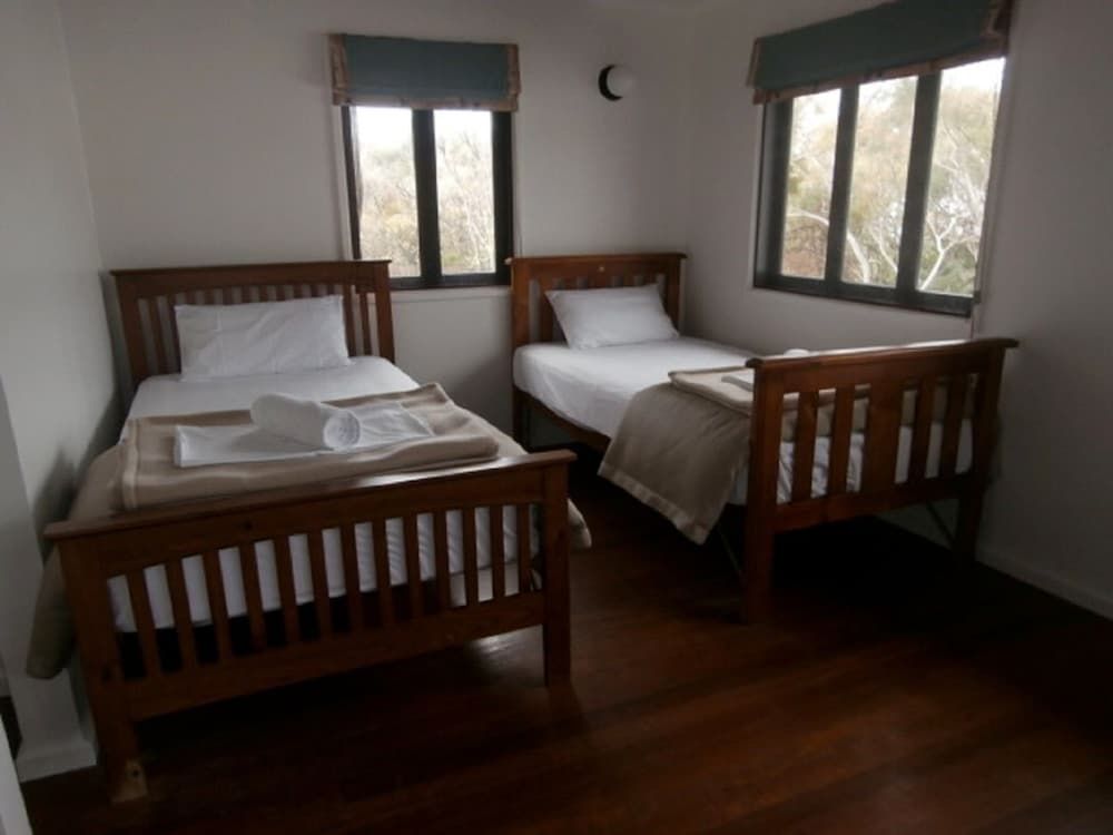 Fraser Island Retreat Two Bedroom Bungalow 4