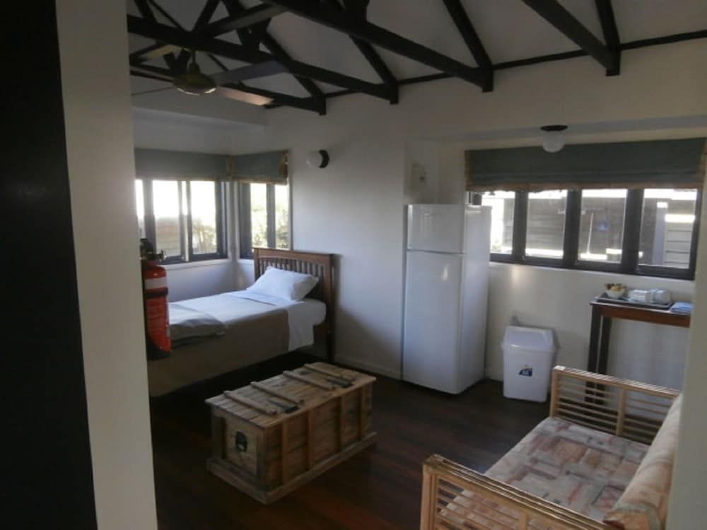 Fraser Island Retreat Two Bedroom Bungalow 8