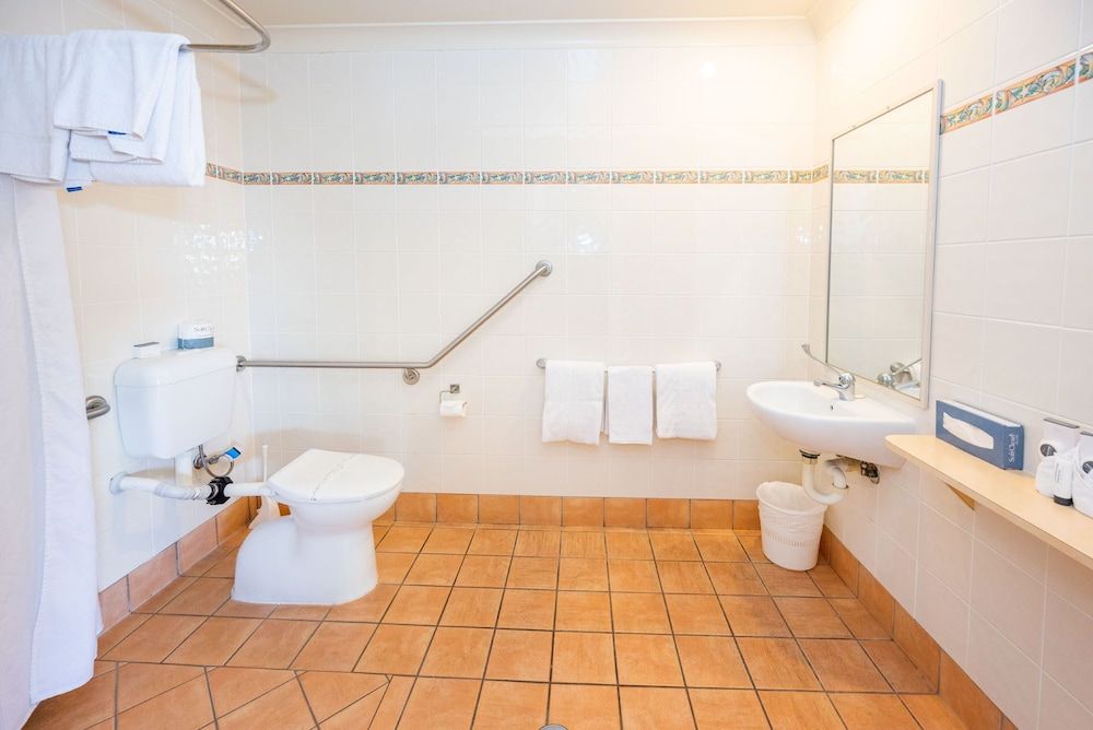 Shamrock Gardens Motel Standard Studio, Non Smoking, Kitchenette (Garden Room) 3