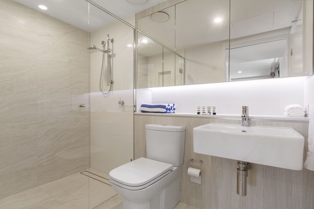 Breeze Mooloolaba One Bedroom Ground Floor Apartment with Daily Service 2