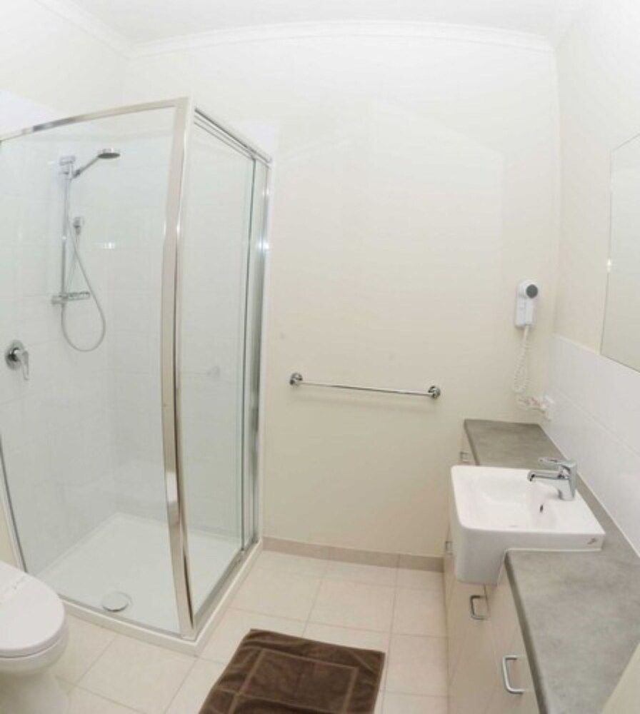 Discovery Parks - Roxby Downs Superior Studio Access Cabin 3