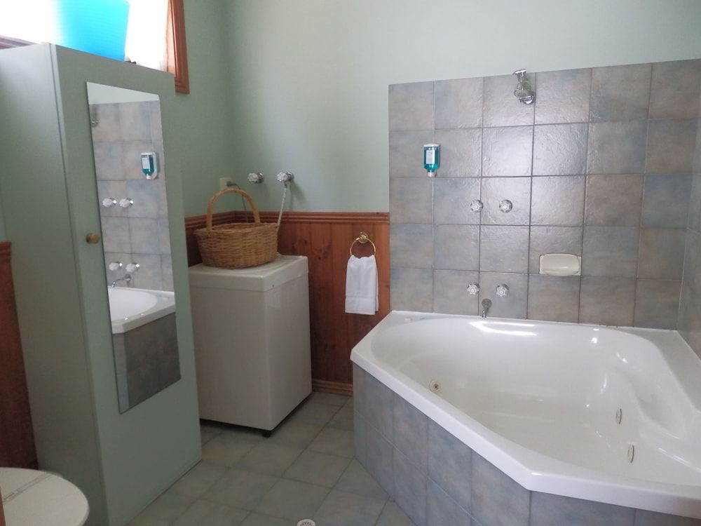 One Bedroom Luxury Self Contained Lodge