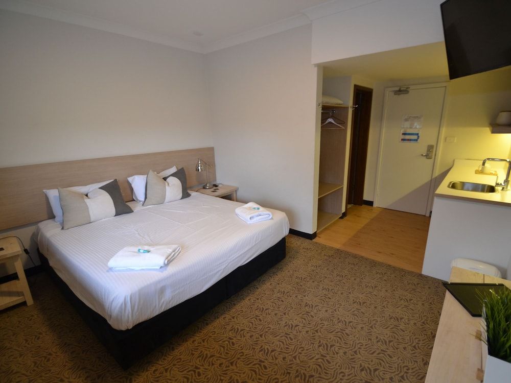 Crossroads Hotel Liverpool Deluxe Room (Queen Room) 7
