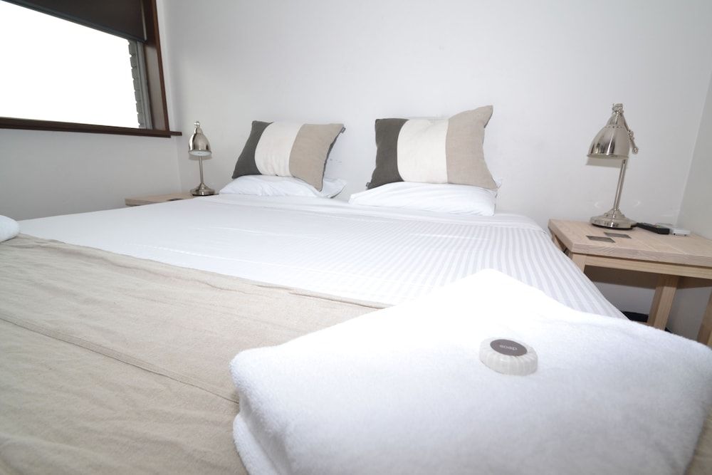 Crossroads Hotel Liverpool Deluxe Room (Queen Room) 6