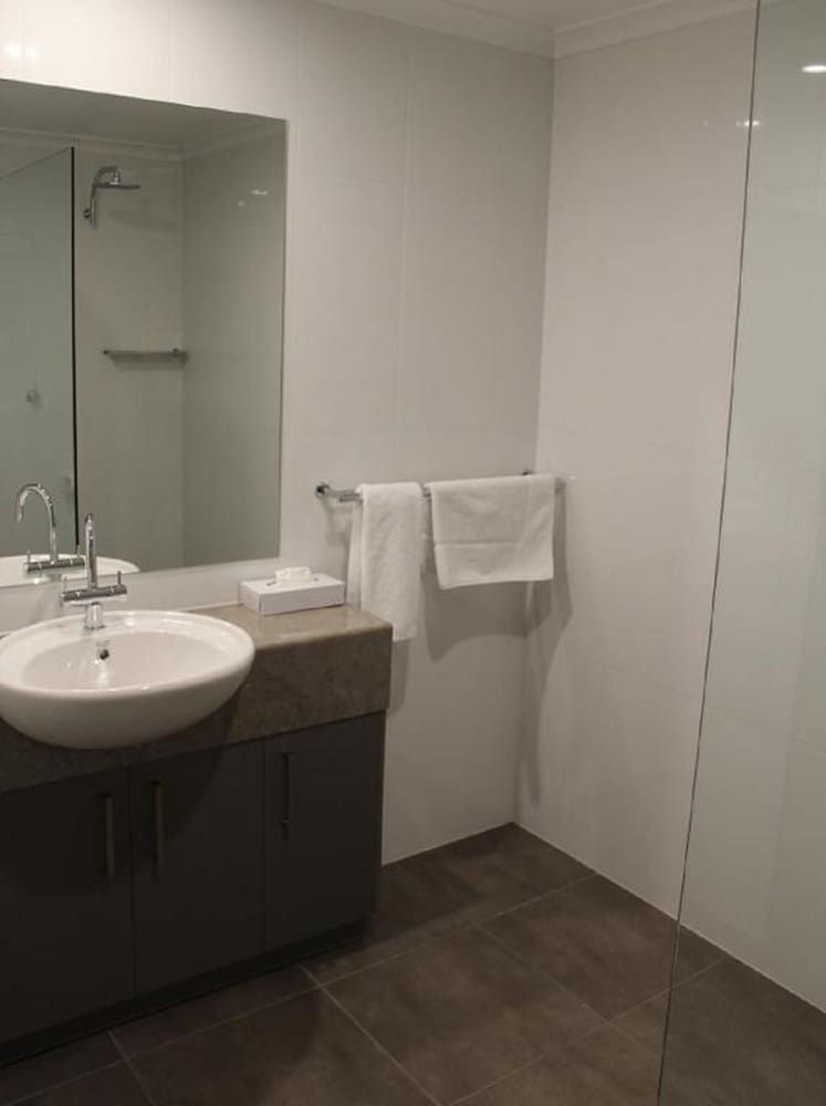 Clubmulwala Resort Deluxe Room 4