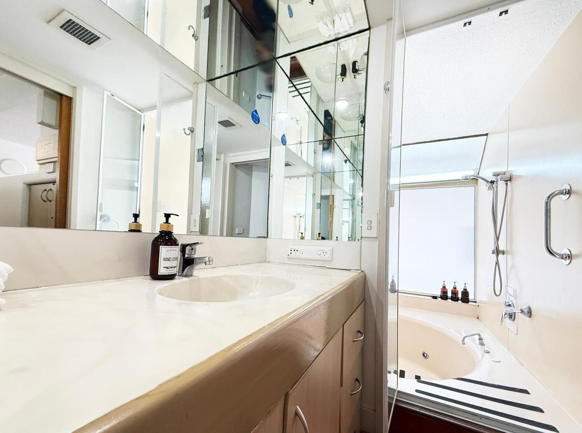 One-Bedroom Apartment with Spa