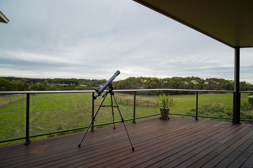 Hilltop Apartments Phillip Island - Adults Only Luxury Spa Apartment 4