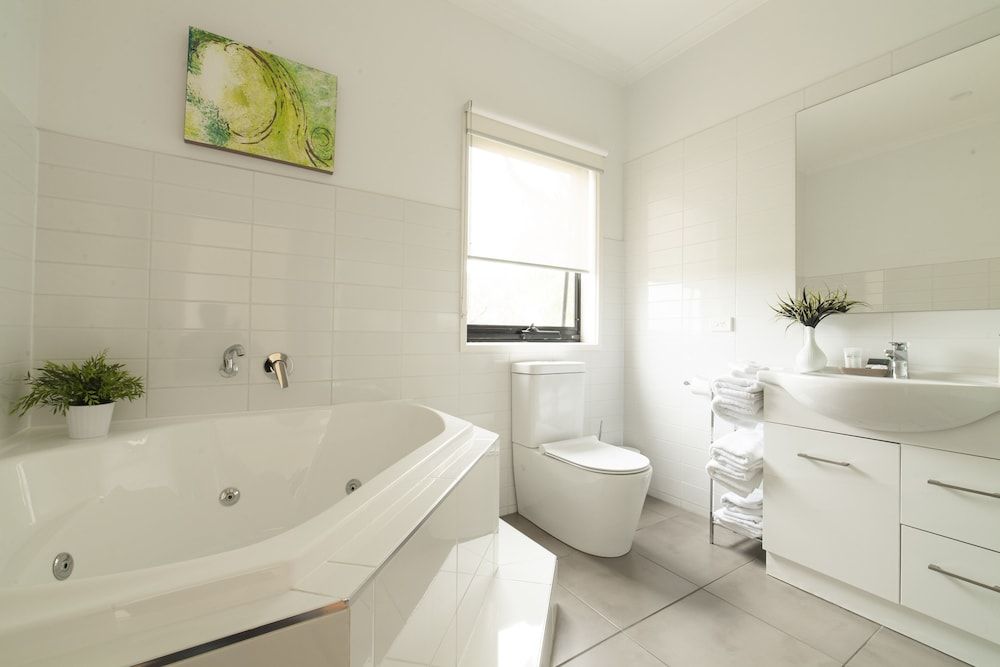 Hilltop Apartments Phillip Island - Adults Only Luxury Cottage, 1 Bedroom 5