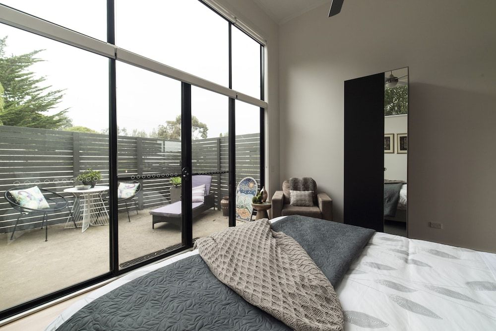 Hilltop Apartments Phillip Island - Adults Only Luxury Cottage, 1 Bedroom 10
