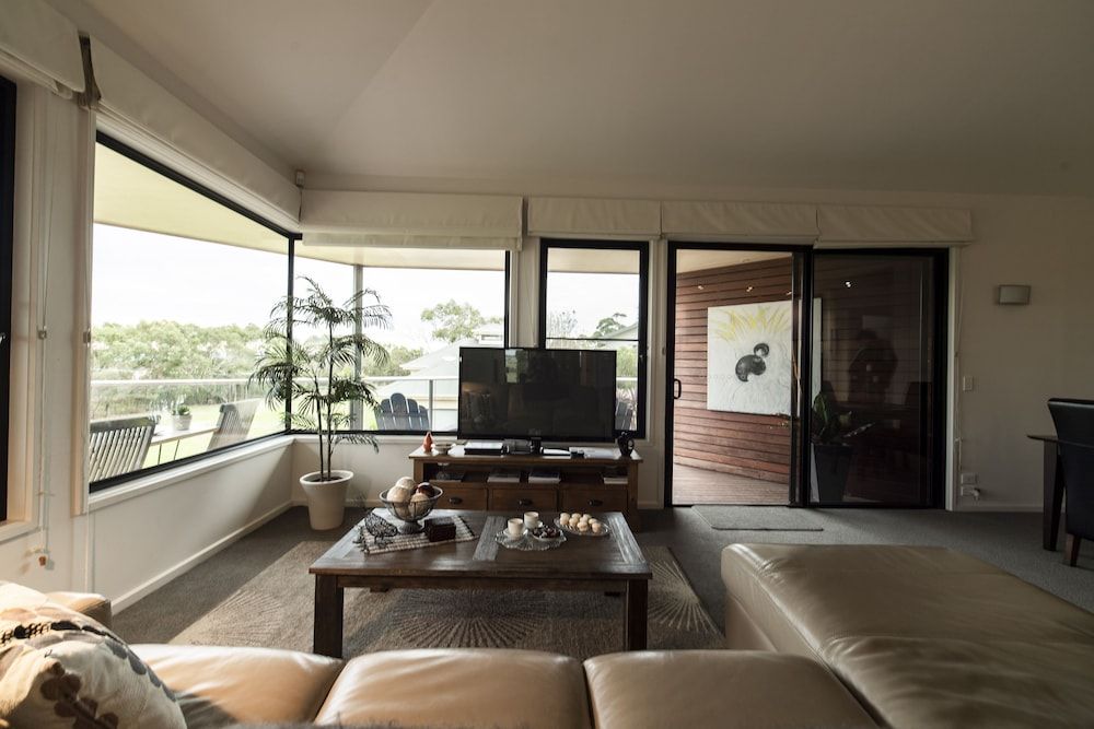 Hilltop Apartments Phillip Island - Adults Only Luxury Spa Apartment 9