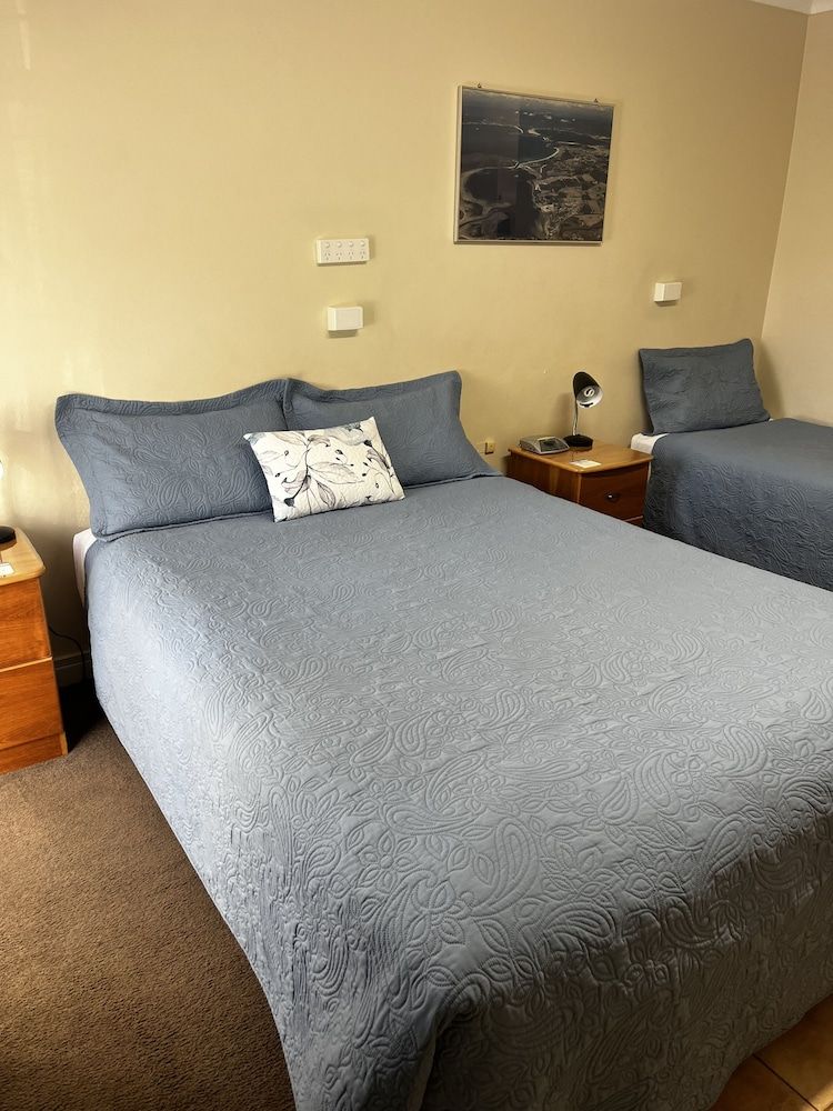 Classic Plus Studio (1 Queen and 1 Single Bed)