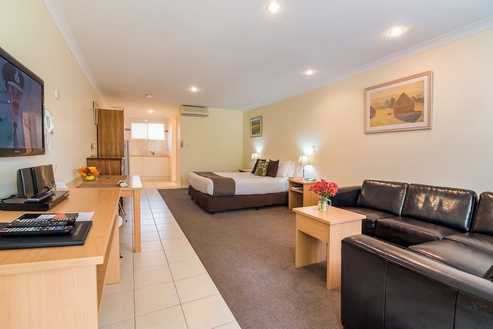 Emu Point Motel & Apartments