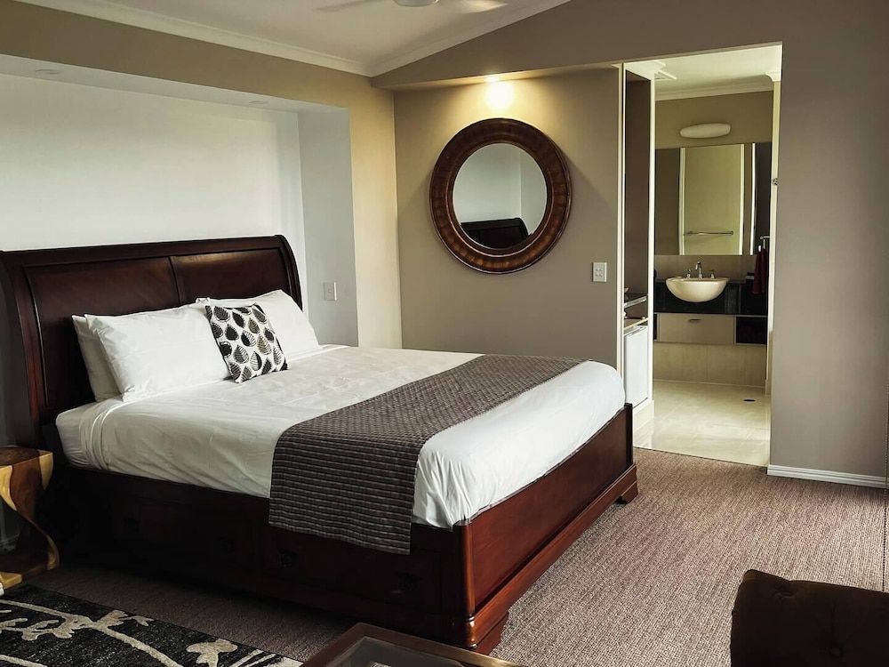 Deluxe Cabin, 1 King Bed, Hot Tub, Mountain View
