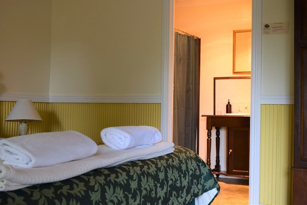 Historic Ensuite Turner Homestead