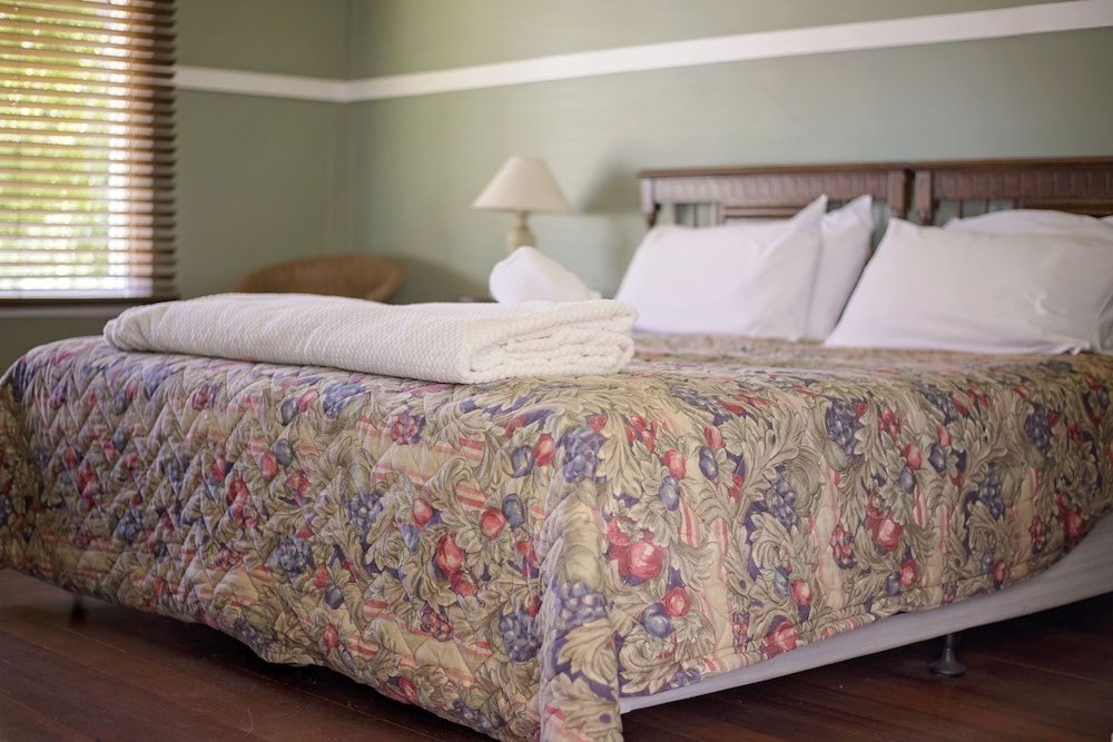 Historic Ensuite Turner Homestead Spa