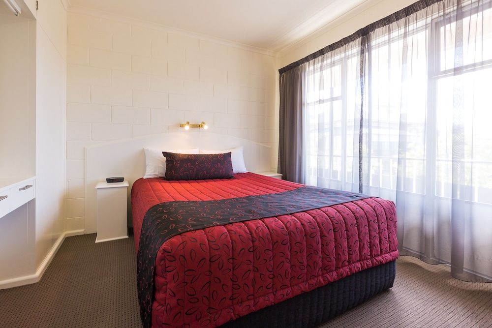 Graham Apartments Two Bedroom Apartment 2