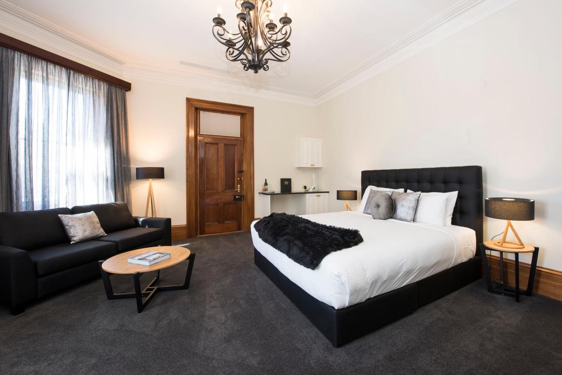 King Room with Balcony - Suite 1