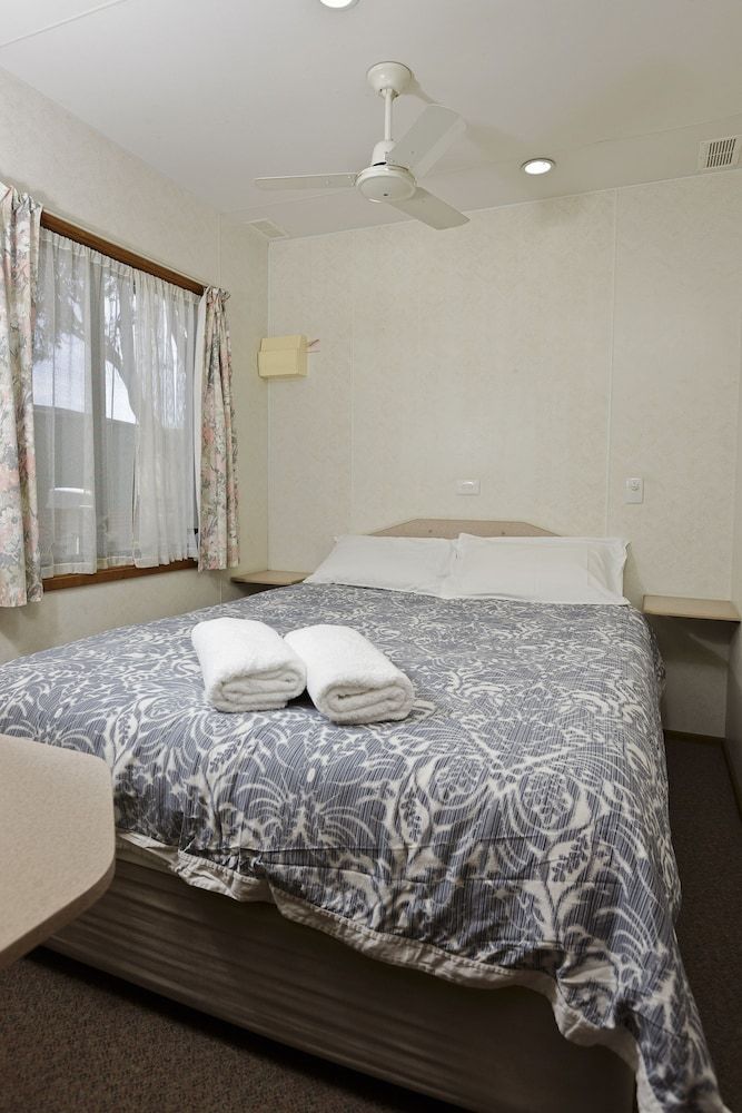 Economy Cabin, 2 Bedrooms, Non Smoking, Kitchenette (Standard Cabin)