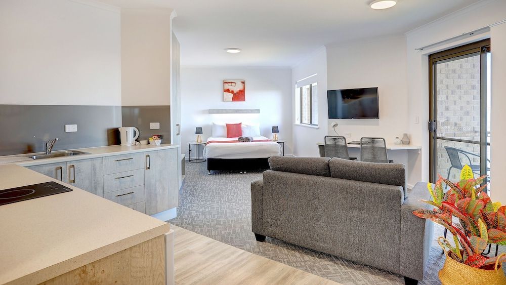 Comfort Studio, 1 King Bed, Sea View
