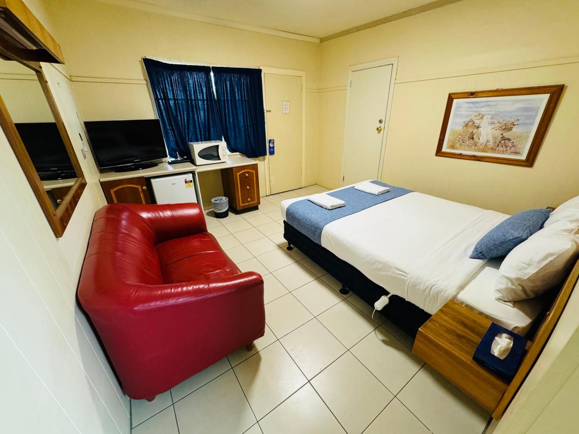 Standard Queen Room - Pet Friendly