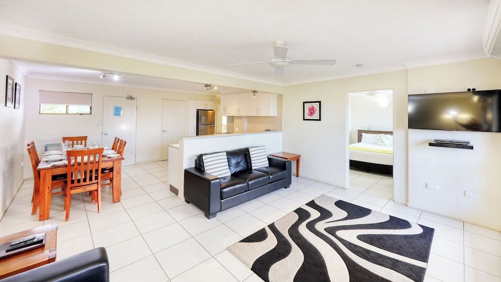 Lamor Apartments Standard Apartment, Multiple Bedrooms, Non Smoking, Kitchen (3 Bedroom Apartment) 5