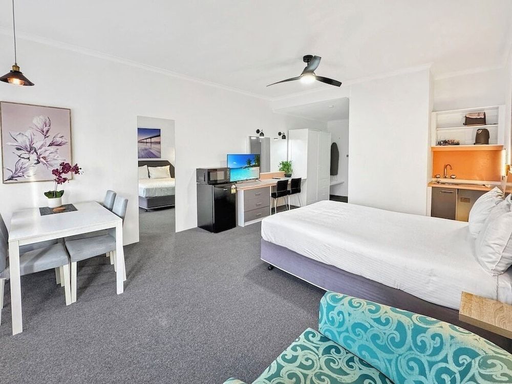 Golden Sands Motor Inn Forster Superior Room, 1 Queen Bed, Non Smoking (Premium queen) 2