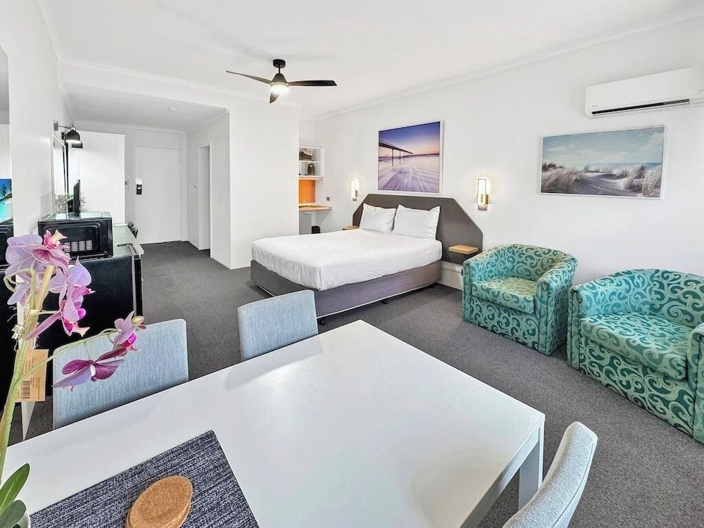 Golden Sands Motor Inn Forster Superior Room, 1 Queen Bed, Non Smoking (Premium queen)