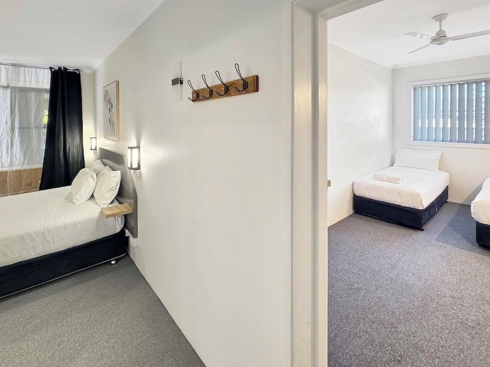 Golden Sands Motor Inn Forster Family Quadruple Room, Multiple Beds, Non Smoking 3