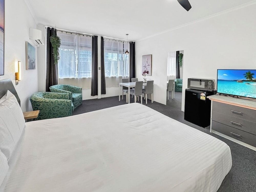 Golden Sands Motor Inn Forster Superior Room, 1 Queen Bed, Non Smoking (Premium queen) 3