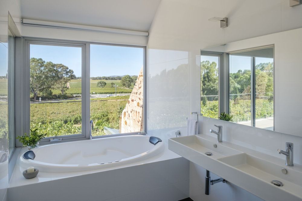 Barossa Shiraz Estate Barn Cottage 10