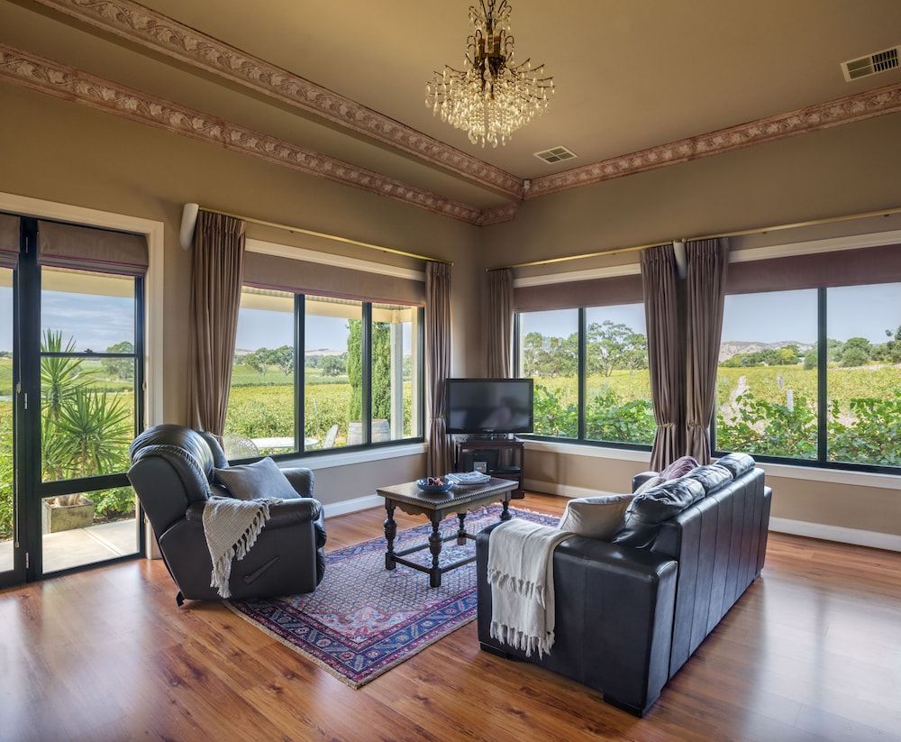 Barossa Shiraz Estate Vines Cottage 5