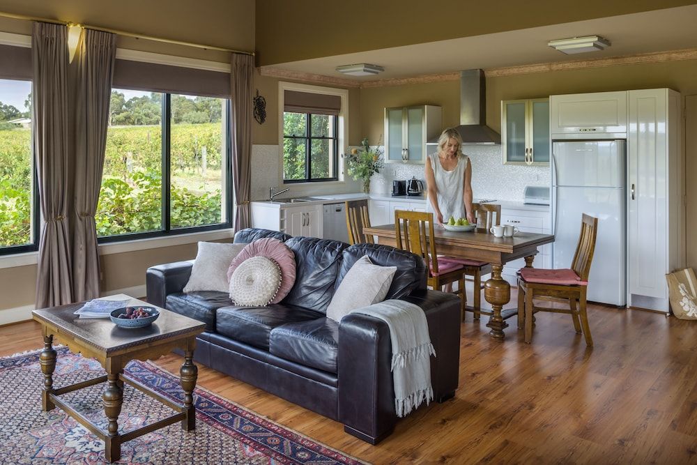 Barossa Shiraz Estate Vines Cottage 6