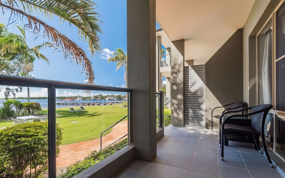 Moby Dick Waterfront Resort Motel Premium Twin Room 4