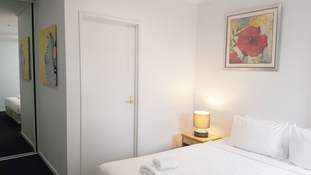 undefined Anchor On Paramount 8