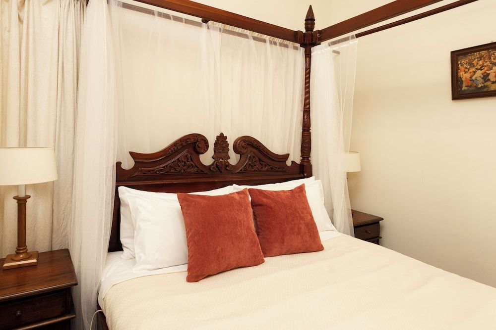 Leura House Family Room 2