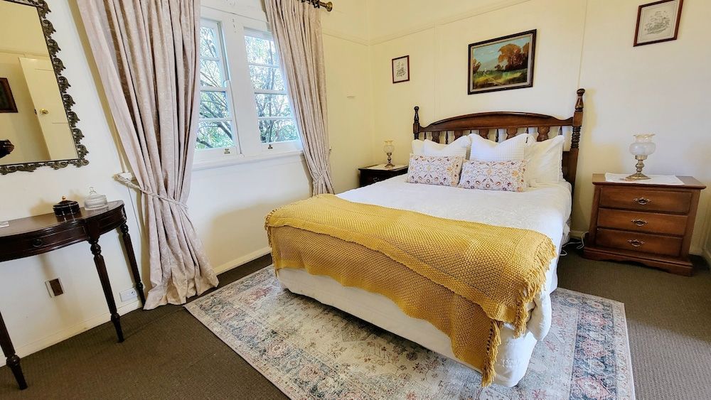 Leura House Priest's Cottage 2