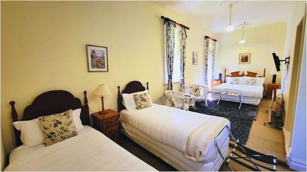 Leura House Family Twin Room 2