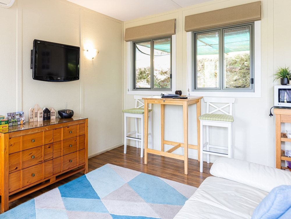 Gisborne Peak Winery Cottages Cottage with Lunch Included - 2 Nights 6