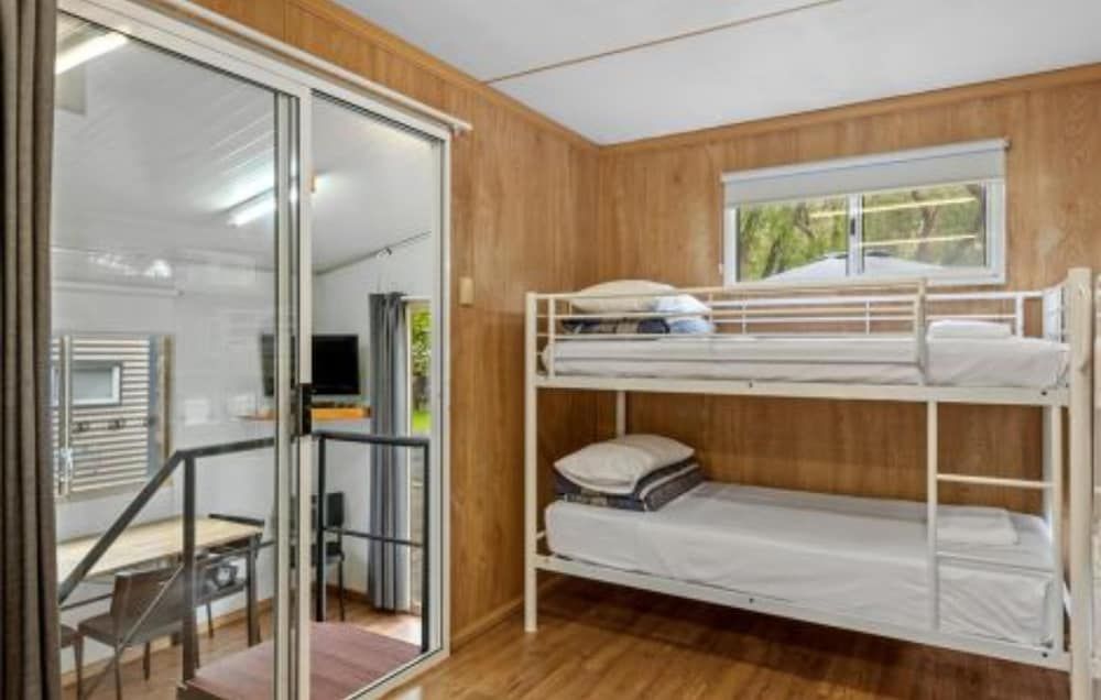 Economy Studio Cabin - Sleeps 4